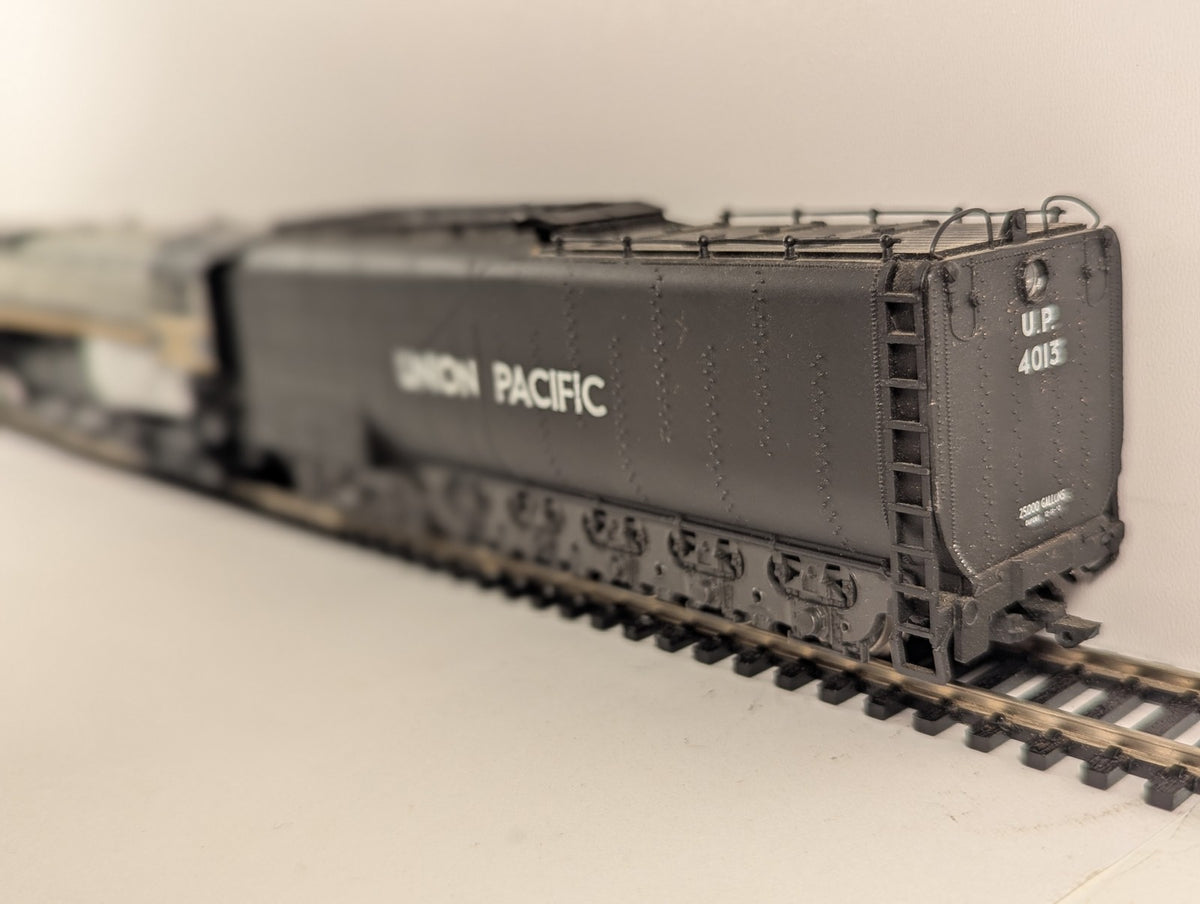 Bachmann HO Gauge 4-8-4 Northern Steam Locomotive 806