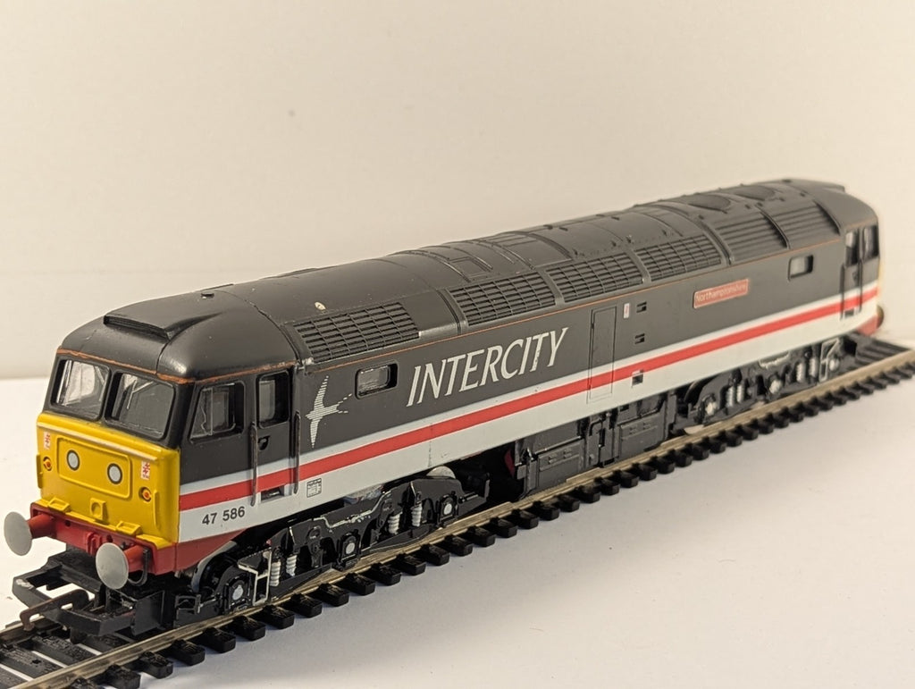 Hornby OO Gauge Class 47 47586 Northamptonshire InterCity Swallow Dummy Unit