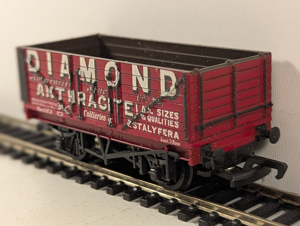 Mainline OO Gauge 7-Plank Wagon 'Diamond Anthracite' Open Wagon
