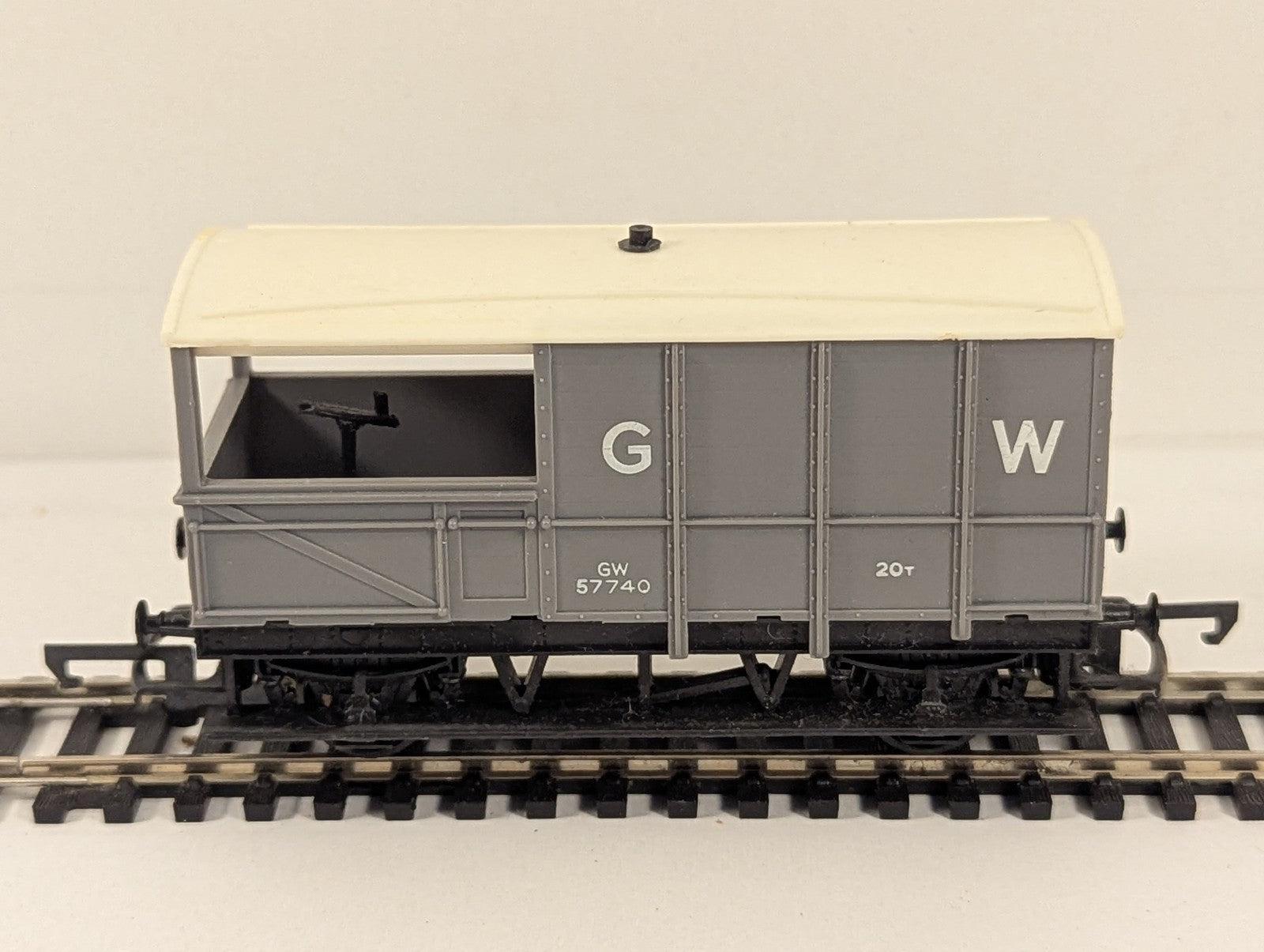 Hornby OO Gauge GWR 20t 'Toad' Brake Van Goods Wagon 57740