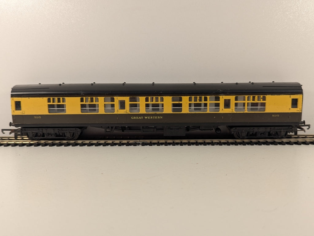 Tri-ang R743 OO Gauge GWR Composite Coach