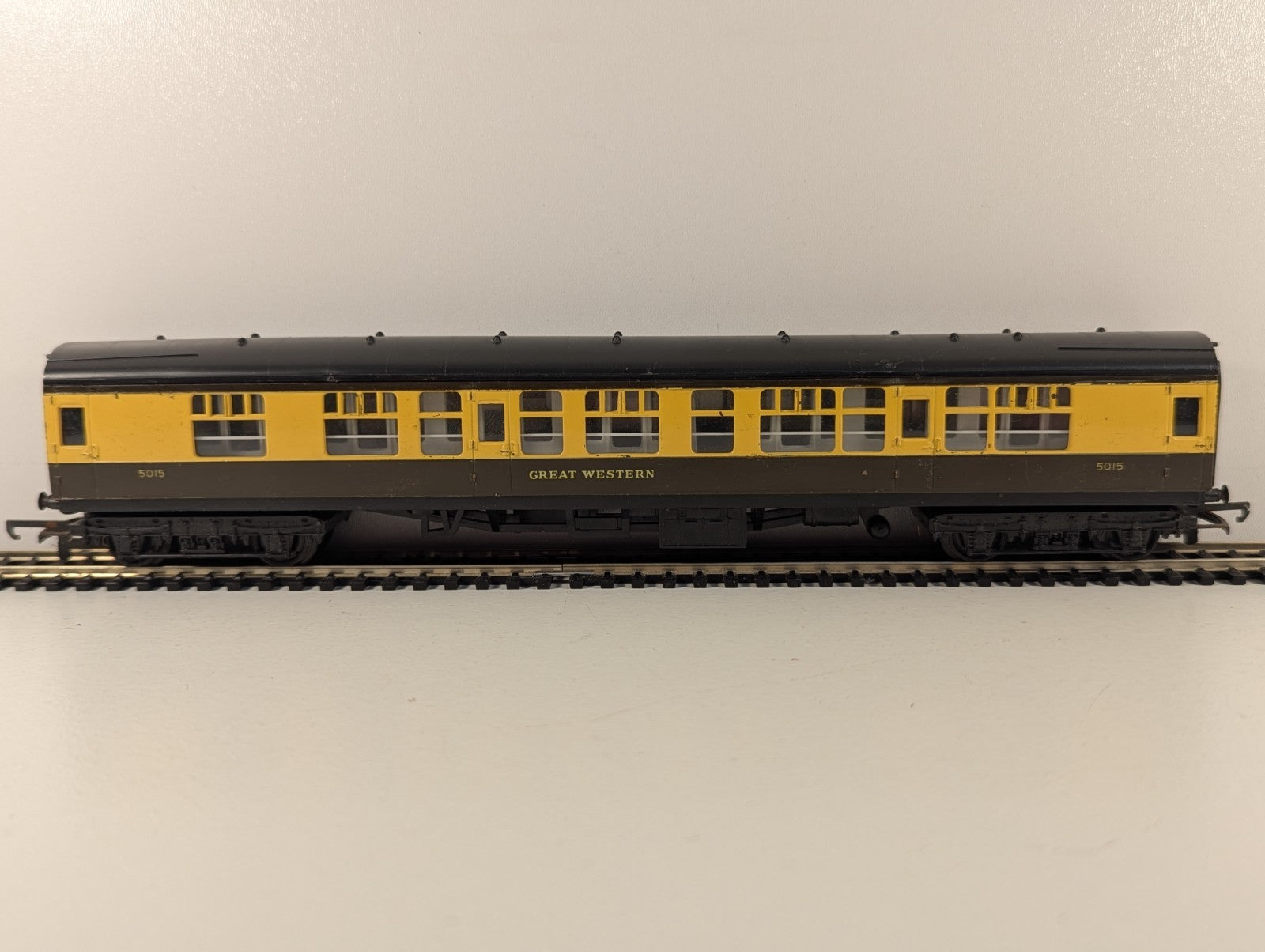 Tri-ang R743 OO Gauge GWR Composite Coach