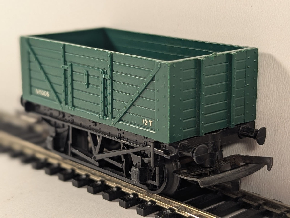Tri-ang OO Gauge 5-Plank Open Wagon Goods Wagon W1005 Green