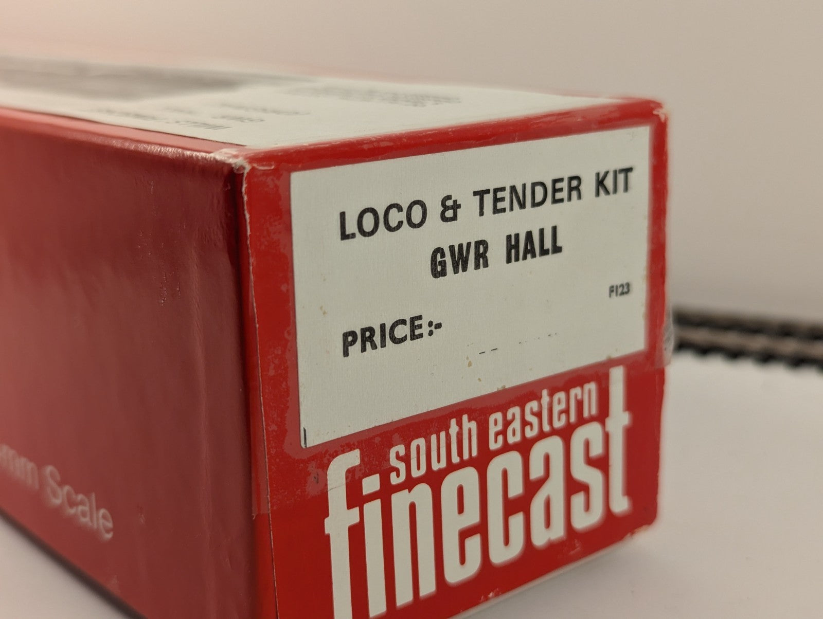 Wills Finecast OOGauge GWR Hall Class Locomotive & Tender Kit - Non-Runner Boxed