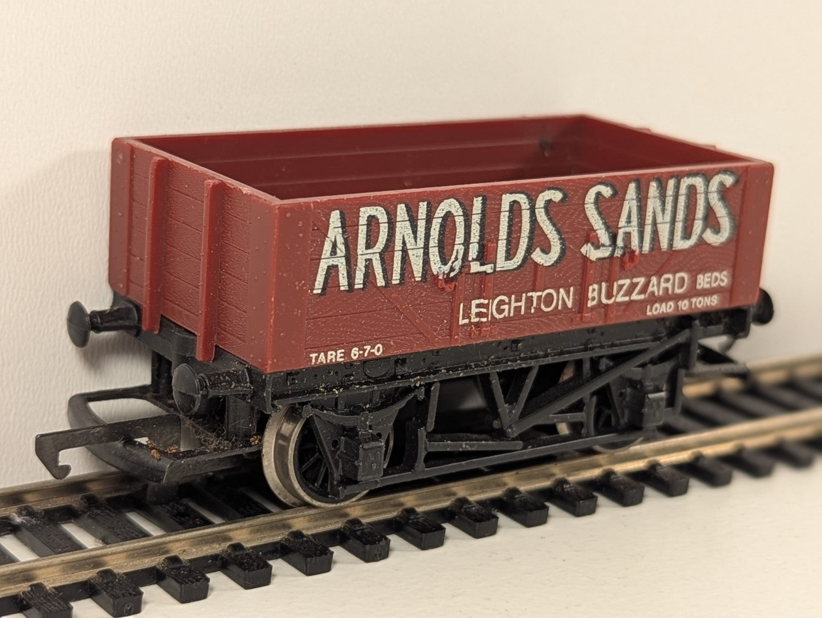 Hornby R097 OO Gauge Arnold Sands 5-Plank Wagon