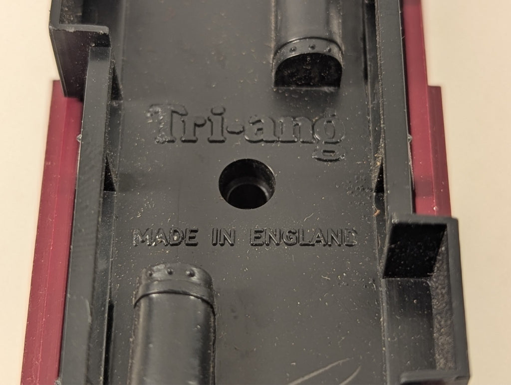 Tri-ang R28 OO Gauge BR Blood & Custard Brake Third Coach