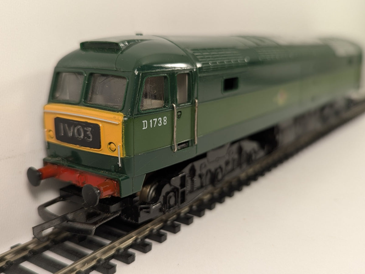 Hornby OO Gauge Class 47 Brush Type 4 Diesel Locomotive D1738 BR Two-Tone Green