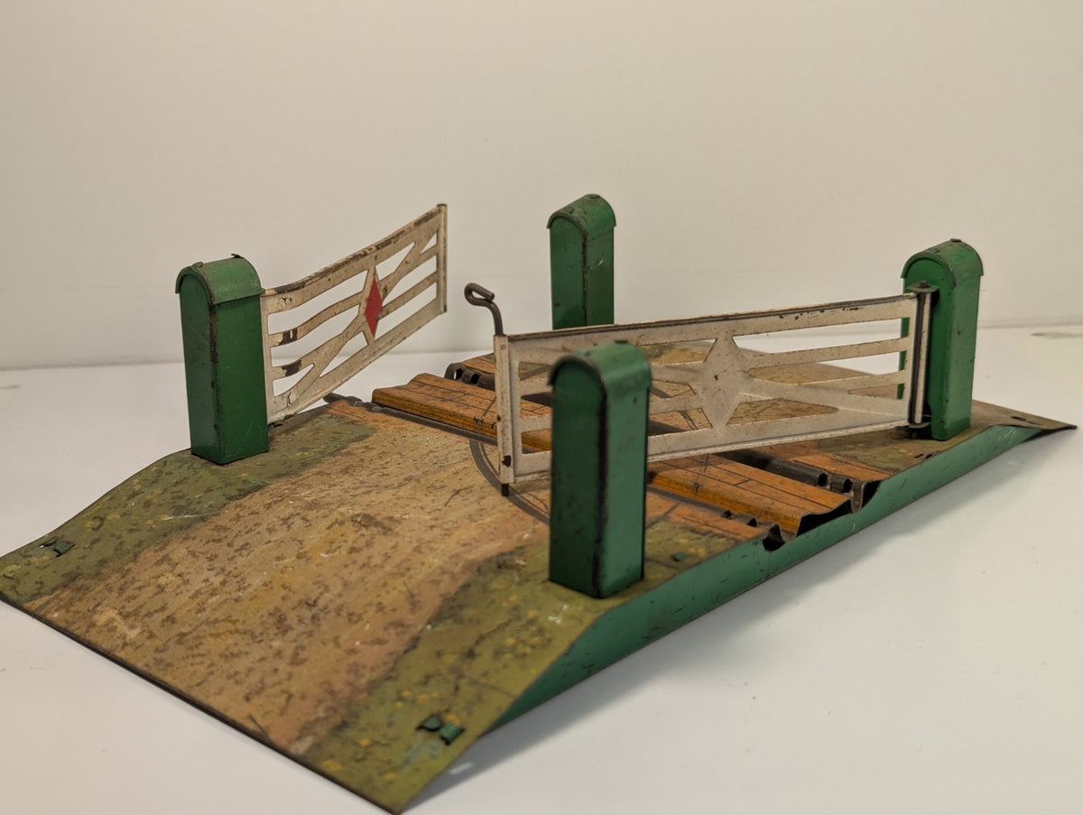 Hornby O Gauge No.1 Level Crossing