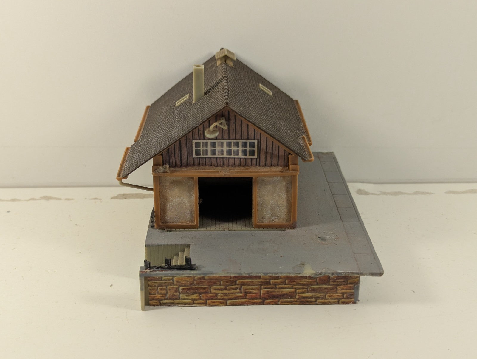 Faller OO Gauge Freight Warehouse - Missing Crane & Doors