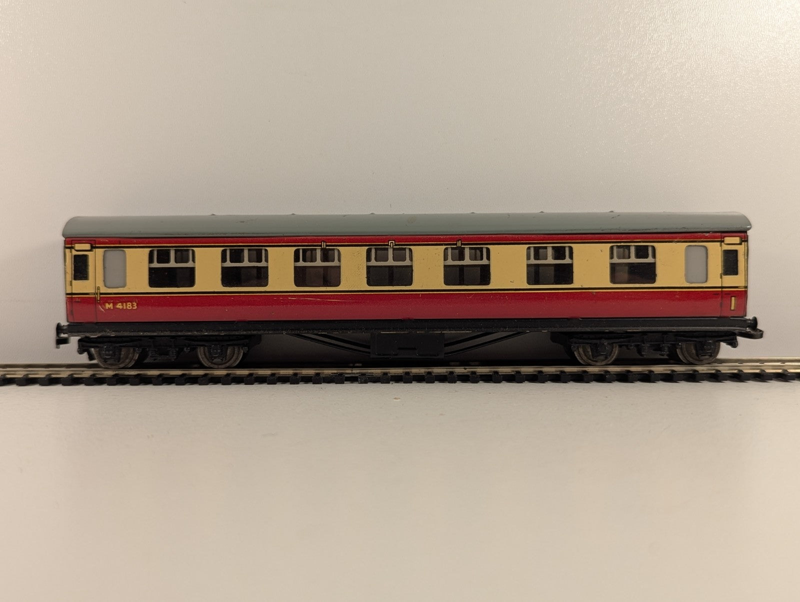 Hornby Dublo 32017 OO Gauge LMR D12 Corridor Coach - Boxed