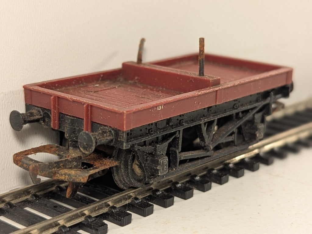 Tri-ang OO Gauge BR 13-Ton Medium Wagon with Bolster Goods Wagon