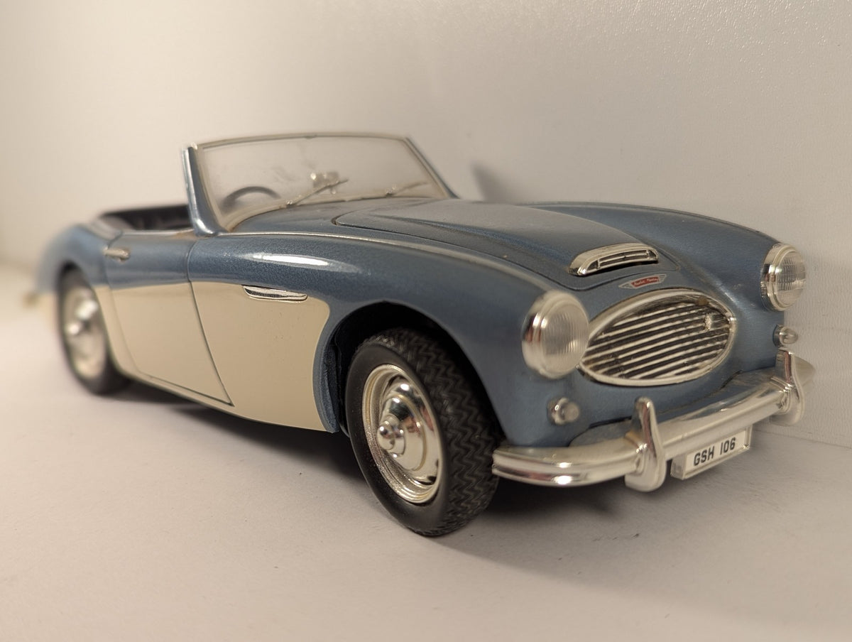 ERTL 1:18 1956 Austin-Healey 100-Six Die-cast Car GSH 106 Blue and Cream 7459