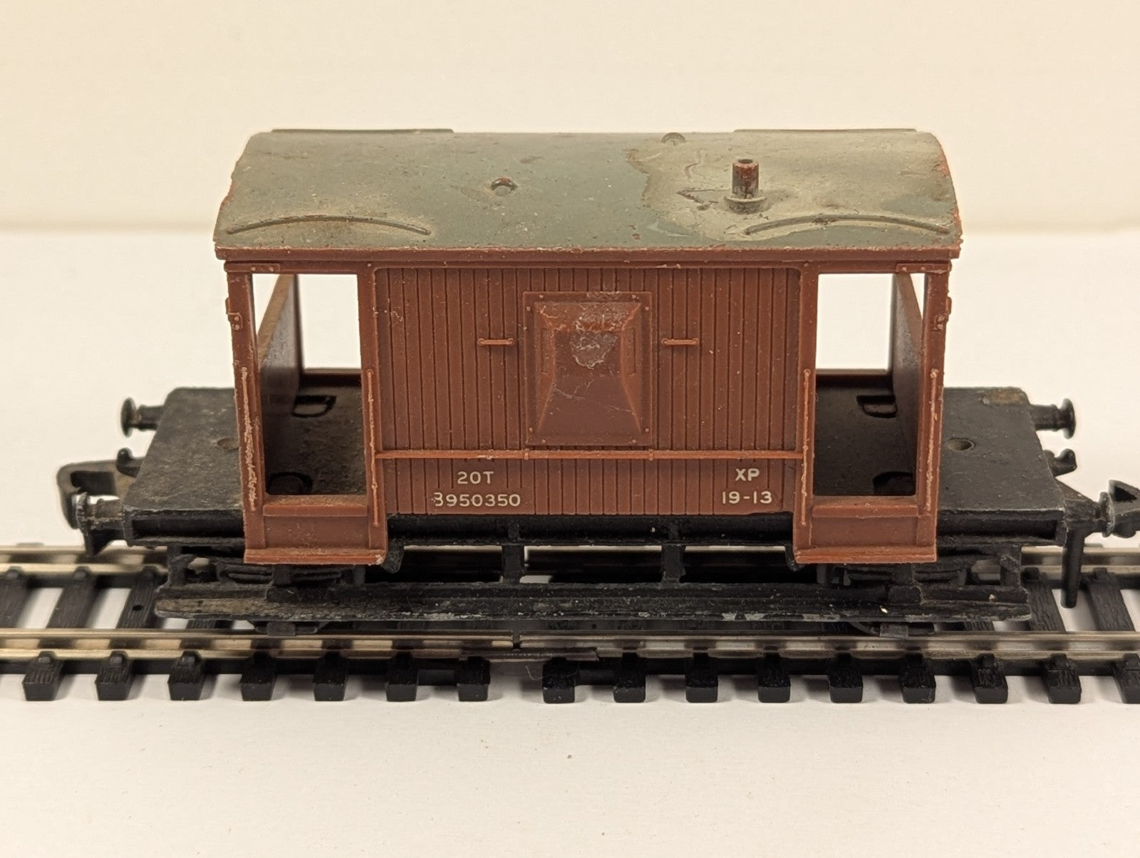 Hornby Dublo OO Gauge BR Standard 20T Brake Van