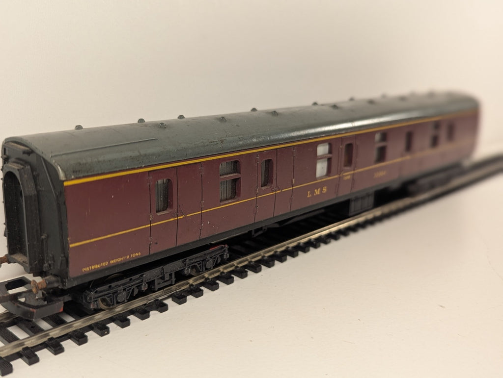 Lima OO Gauge BR Mk1 Restaurant Buffet Coach – Maroon