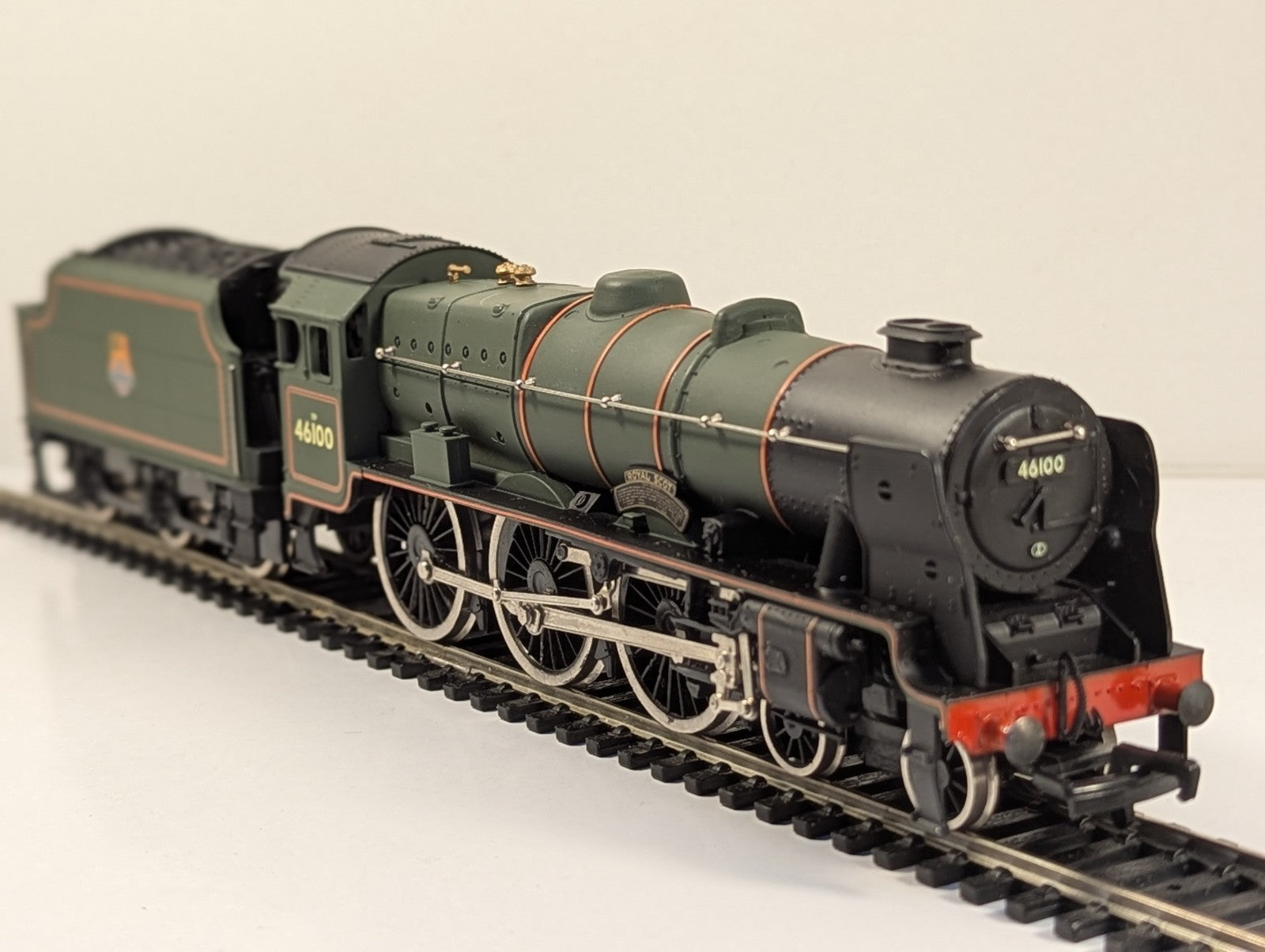 Mainline Railways 37-052 BR Class 7P 46100 Royal Scot Steam Locomotive