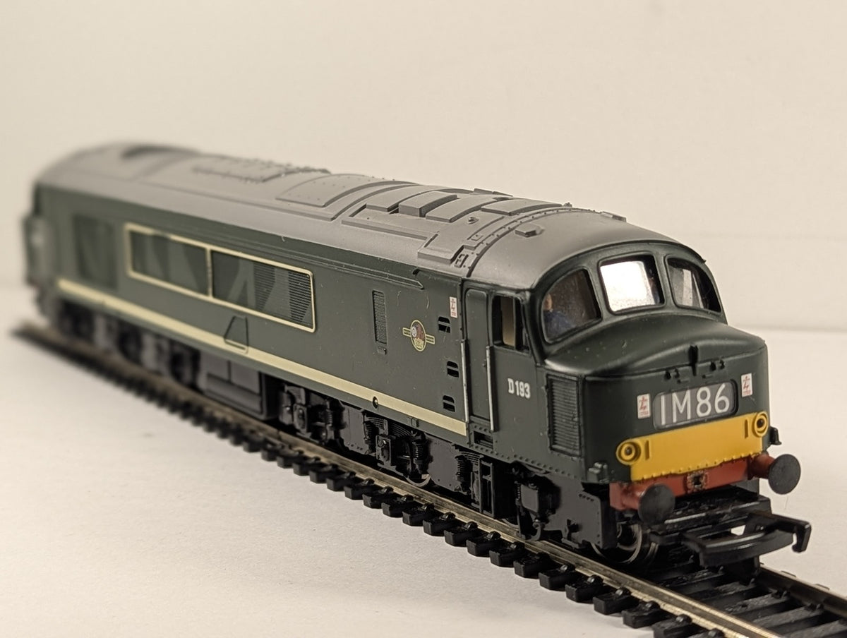 Bachmann OO Gauge Class 46 Peak Diesel Locomotive D193 BR Green 31-077