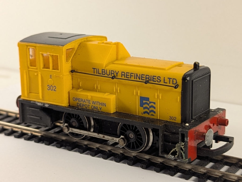 Hornby R801 Class 06 Shunter 'Tilbury Refineries' Yellow Diesel Locomotive