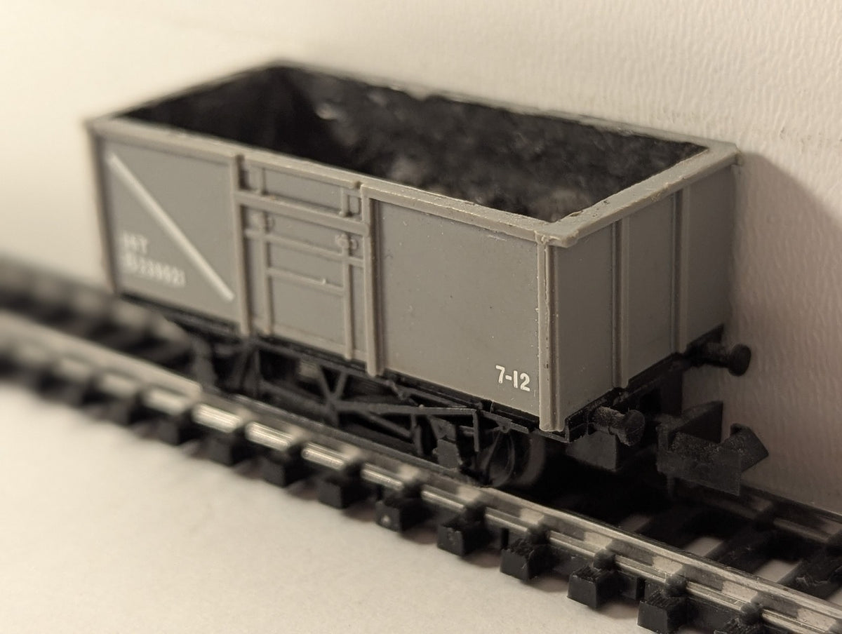 Minitrix N Gauge 16 Ton Mineral Wagon B239021 BR Grey