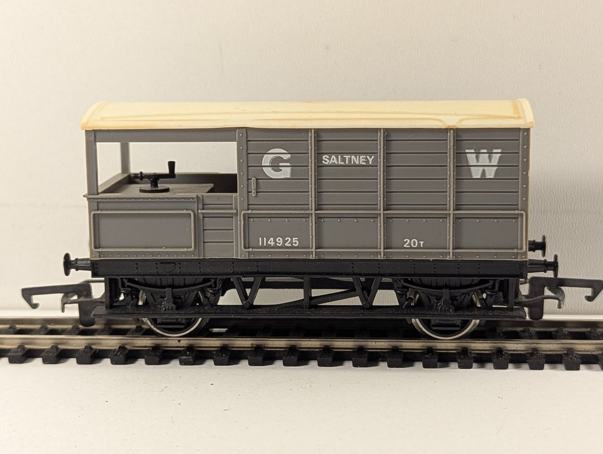 Hornby OO Gauge GWR 20t Toad Brake Van 'Saltney' 114925 GWR Grey R122