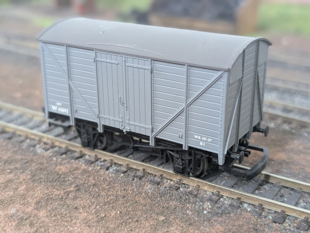 Hornby R1130V GWR Twin Vent Van W43892 Grey