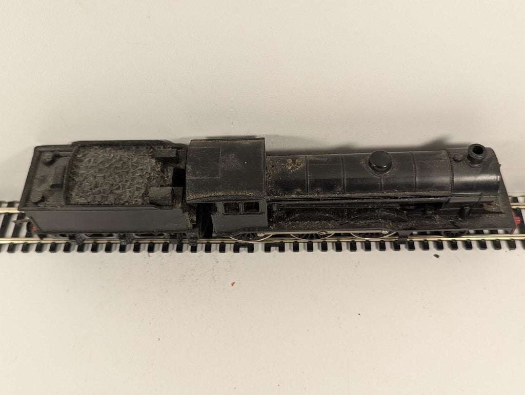 Hornby OO Gauge Class B12 Steam Locomotive Black R150 Spares or Repair