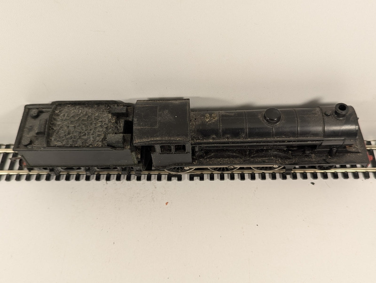Hornby OO Gauge Class B12 Steam Locomotive Black R150 Spares or Repair