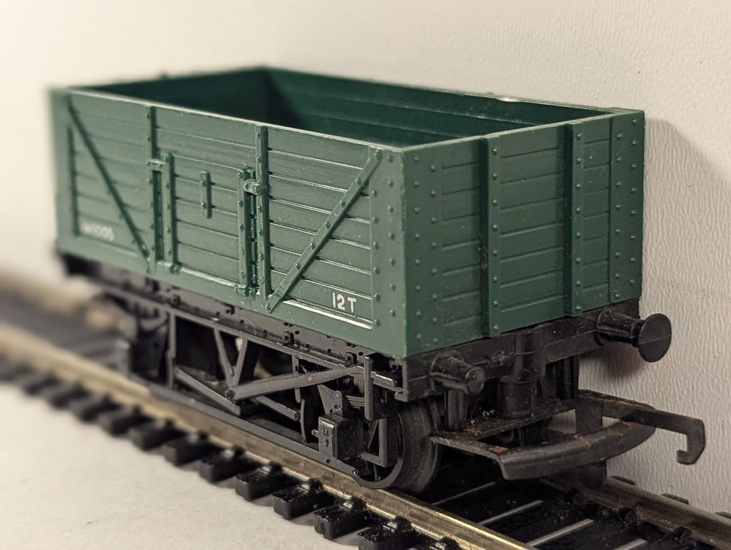 Tri-ang OO Gauge 12T 7-Plank Open Wagon Goods Wagon W1005 Green R.10