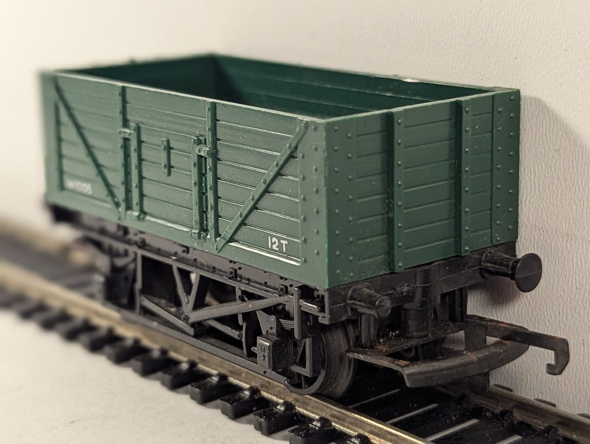 Tri-ang OO Gauge 12T 7-Plank Open Wagon Goods Wagon W1005 Green R.10