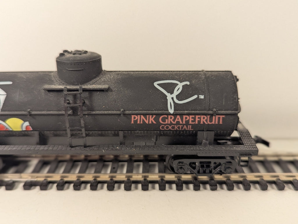 Model Power HO Scale Coca-Cola / Diet Coke Tank Wagon
