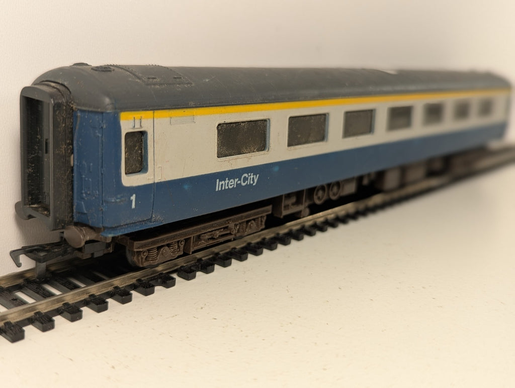 Airfix InterCity Mk2D First Open Coach E3170 OO Gauge - Boxed
