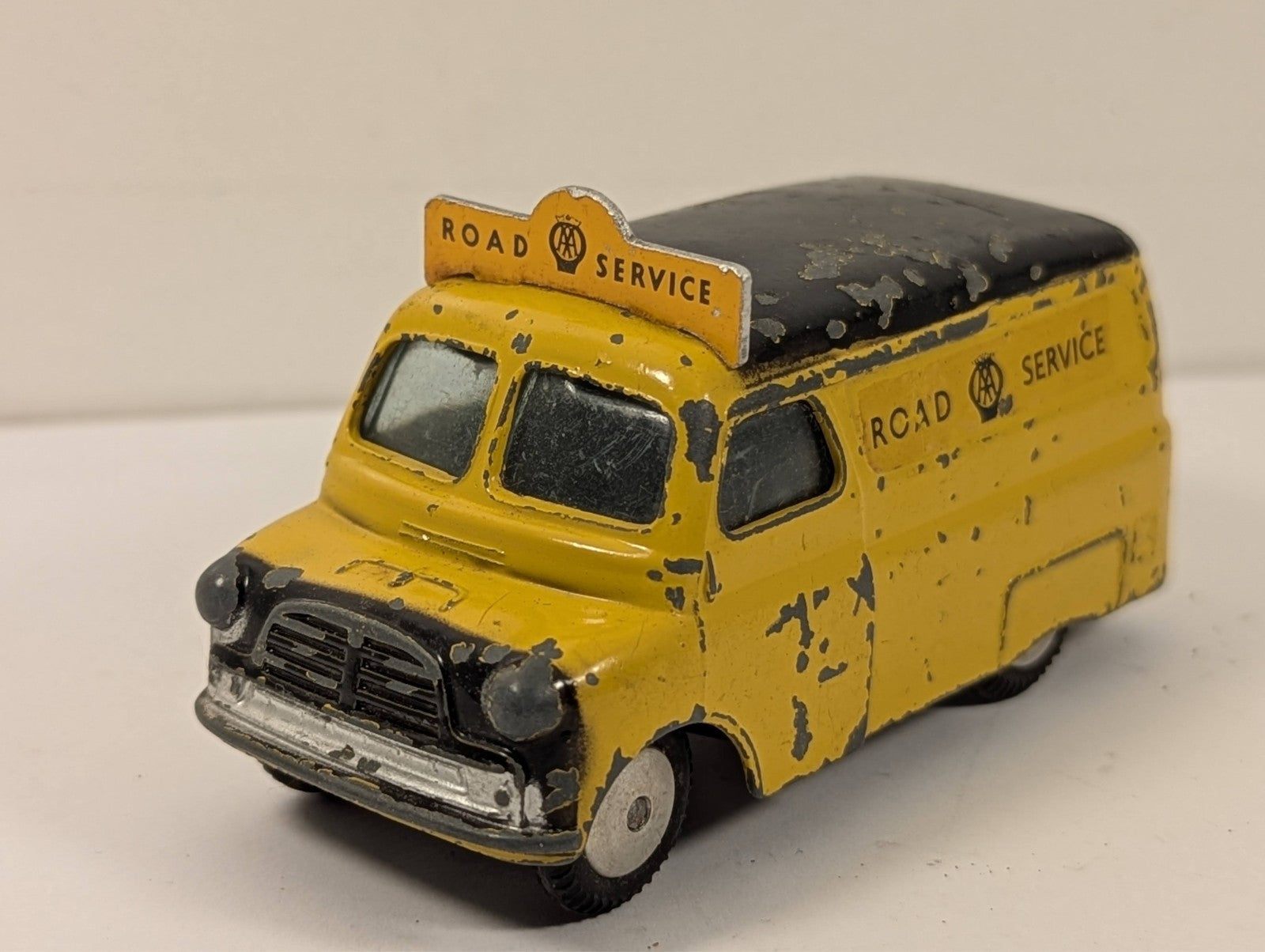 Corgi Toys 408 Bedford AA Road Service Van 1:43 Scale