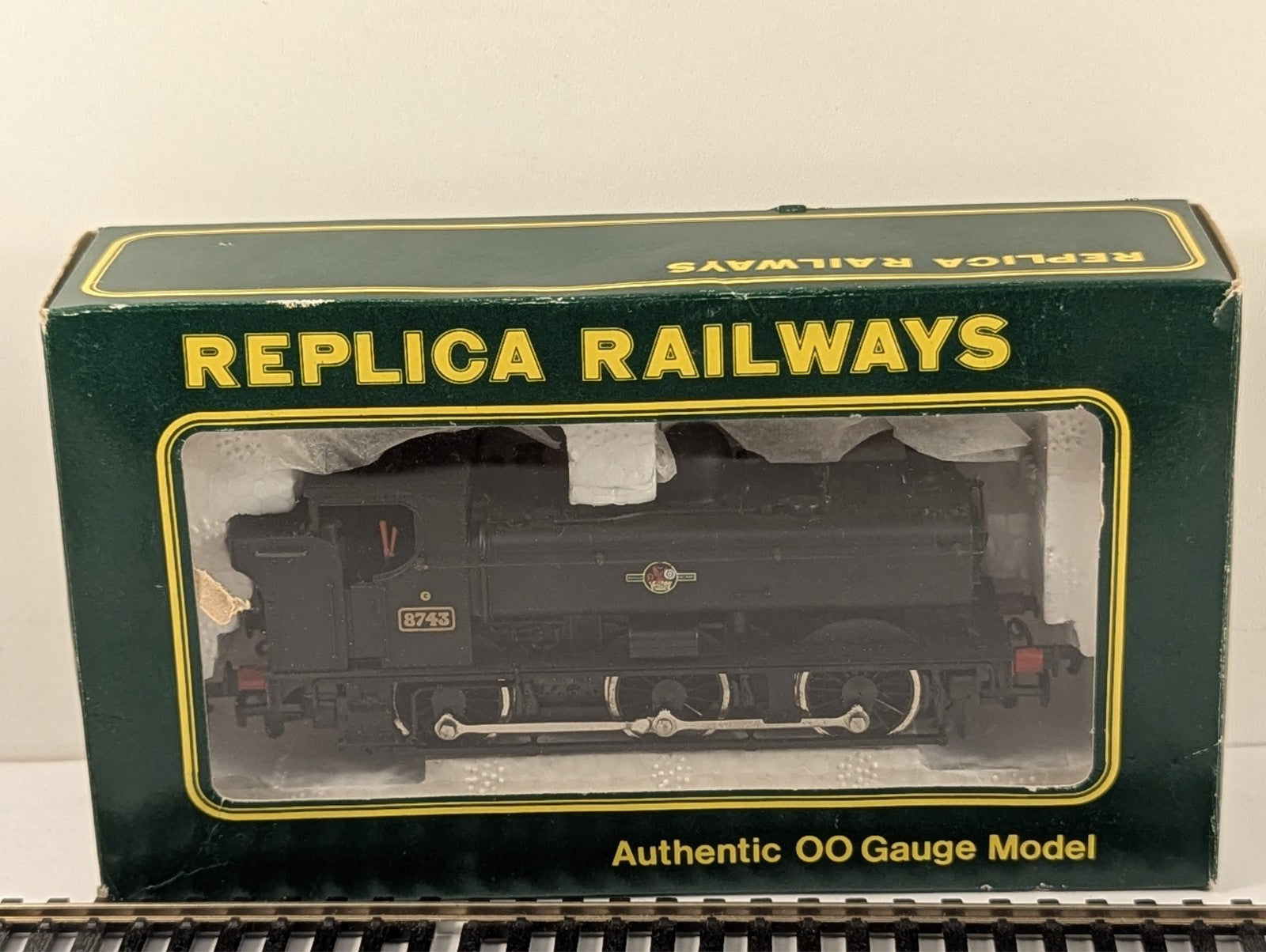 Replica Railways 11002 BR Unlined Black Pannier Tank  - Boxed - Spares/Repairs