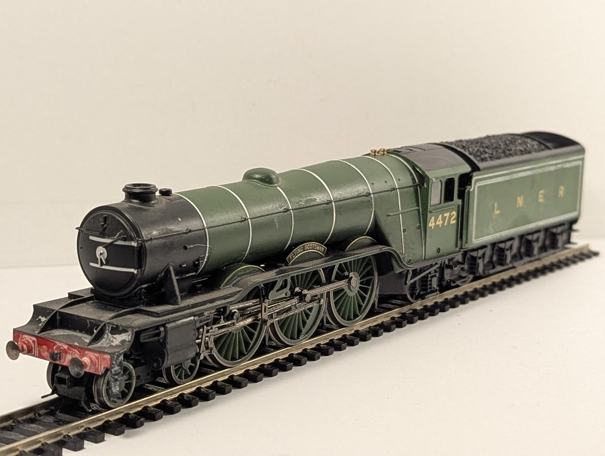 Hornby OO Gauge Flying Scotsman Steam Locomotive 4472 LNER Green