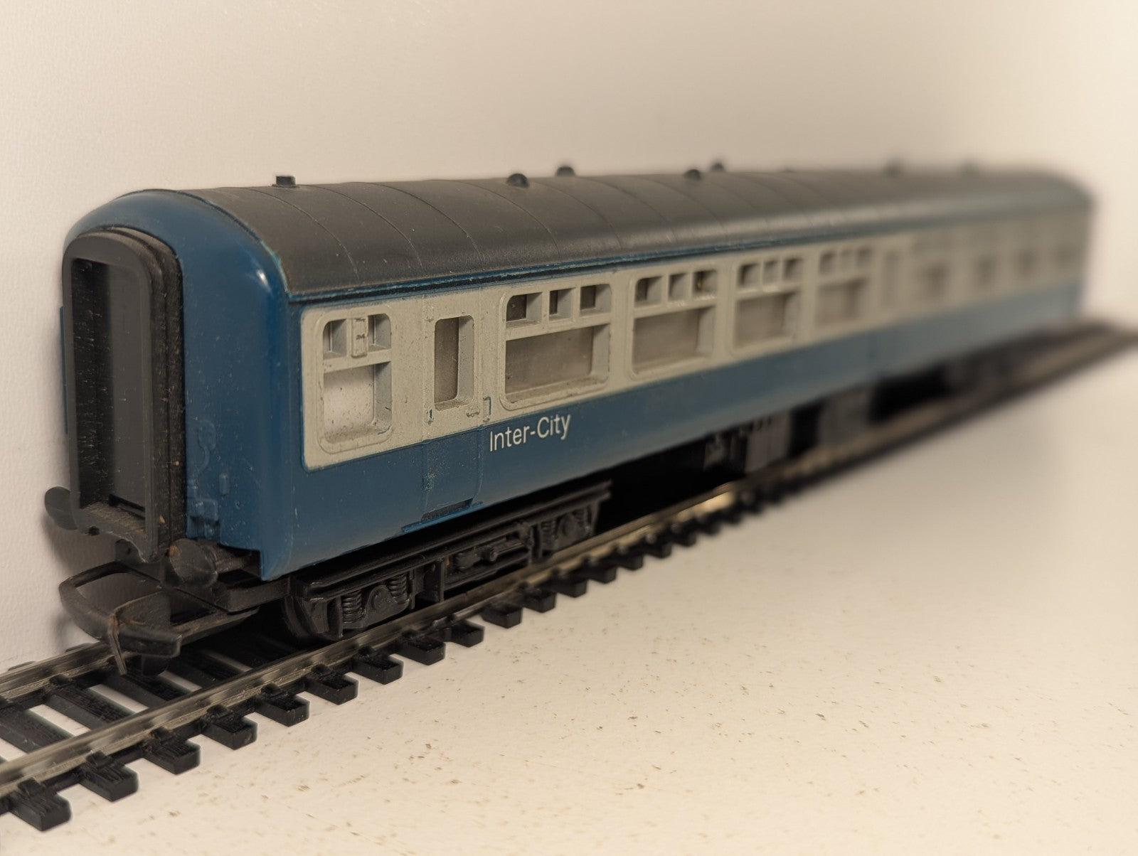 Hornby OO Gauge BR Mk1 Composite Coach Passenger Coach M5120 BR Blue