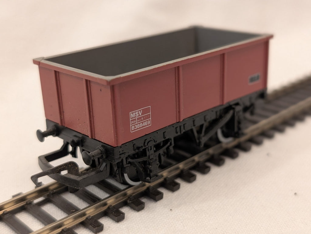 Hornby OO Gauge R1017 27T Steel Tippler Wagon B388469 BR Brown