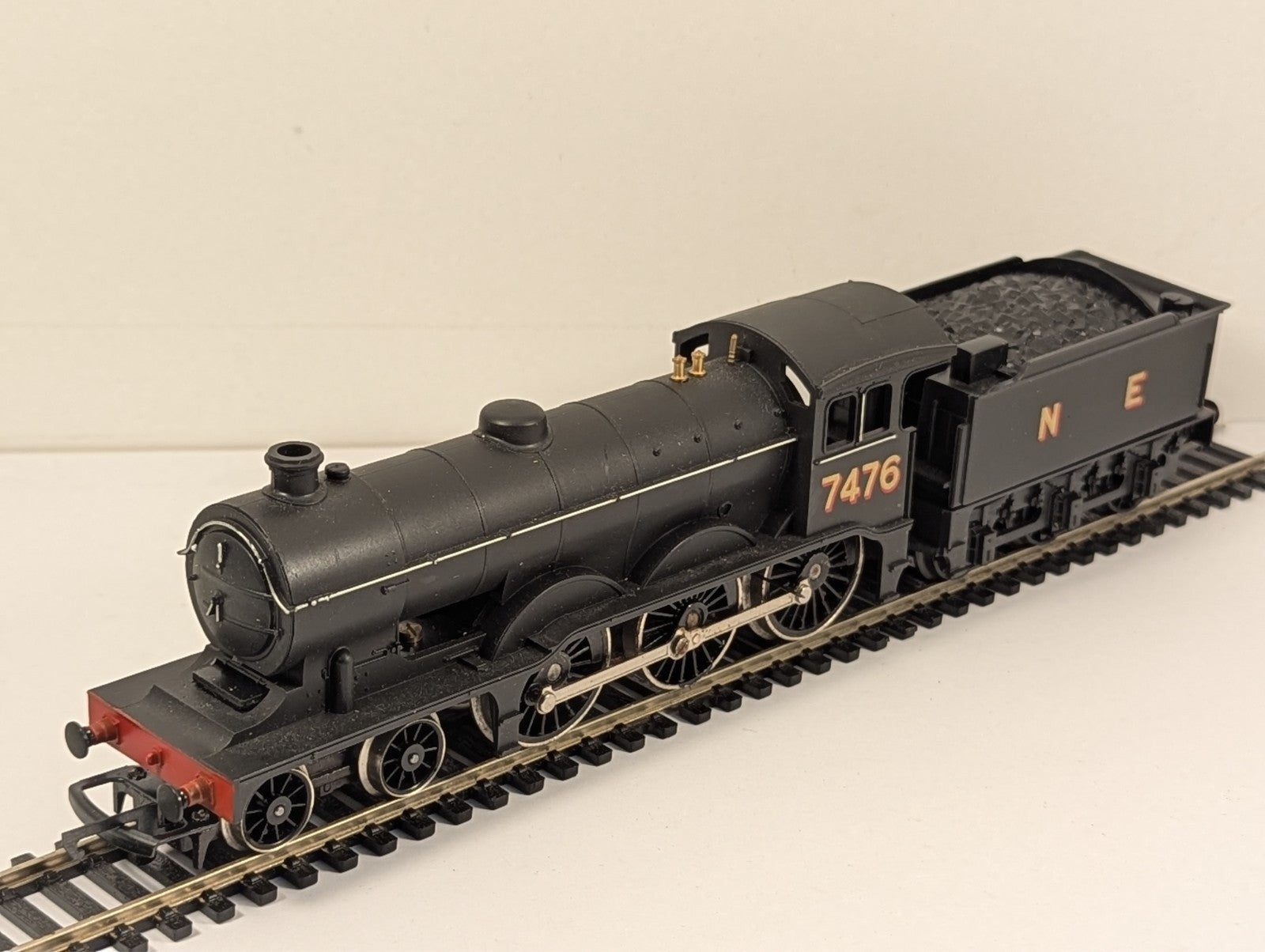 Hornby R150 LNER B12 Class Steam Locomotive OO Gauge - Boxed