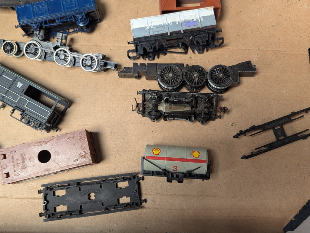 OO Gauge Job Lot of Model Railway Spares & Parts - Lot 206