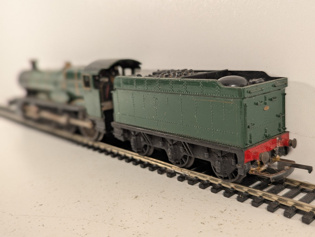 Tri-ang OO Gauge Class B12 Steam Locomotive LNER Green R.150