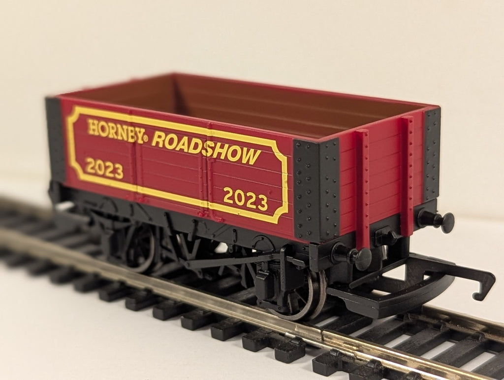 Hornby R60085 OO Gauge 2023 Roadshow 6 Plank Wagon - Boxed