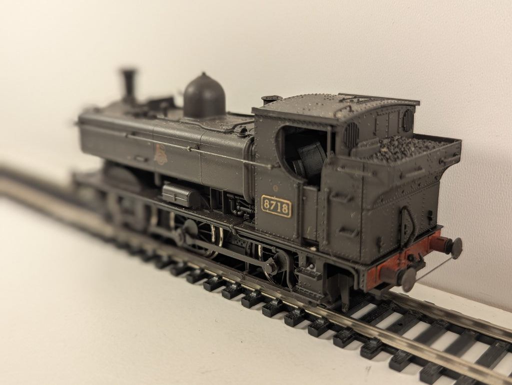 Mainline GWR 57xx / 8750 Class 0-6-0PT No. 8718 in BR Black