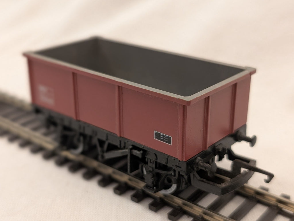 Hornby OO Gauge R1017 27T Steel Tippler Wagon B388469 BR Brown