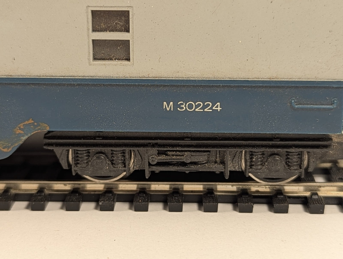 Hornby OO Gauge Operating Royal Mail Coach Passenger Coach M 30224