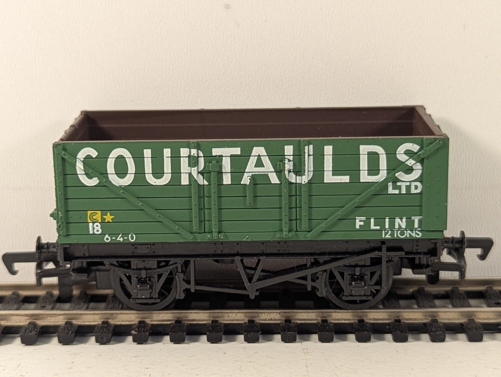 Mainline Courtaulds Ltd. Flint No.18 7 Plank Open Wagon OO Gauge - Boxed