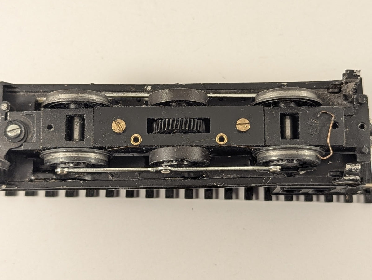 Tri-ang OO Gauge 0-6-0 Steam Locomotive Black Spares or Repair