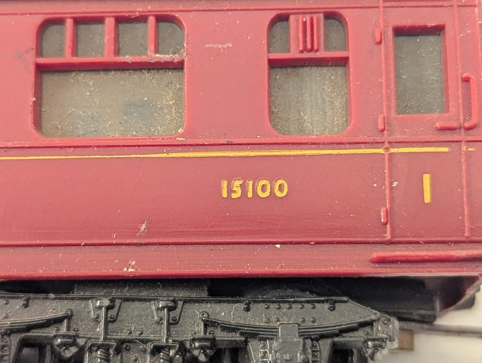 Jouef HO Gauge BR First Class Corridor Coach Passenger Coach 15100 BR Maroon