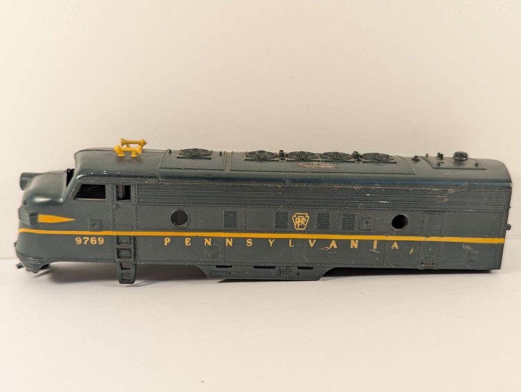 Mantua HO Gauge Pennsylvania Railroad Diesel Locomotive Body Shell - damaged