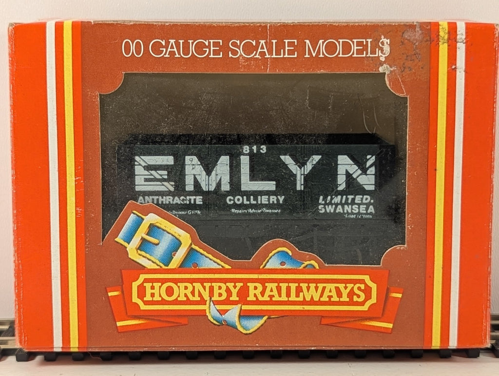 Hornby OO Gauge R118 Emlyn Anthracite 7 Plank Wagon