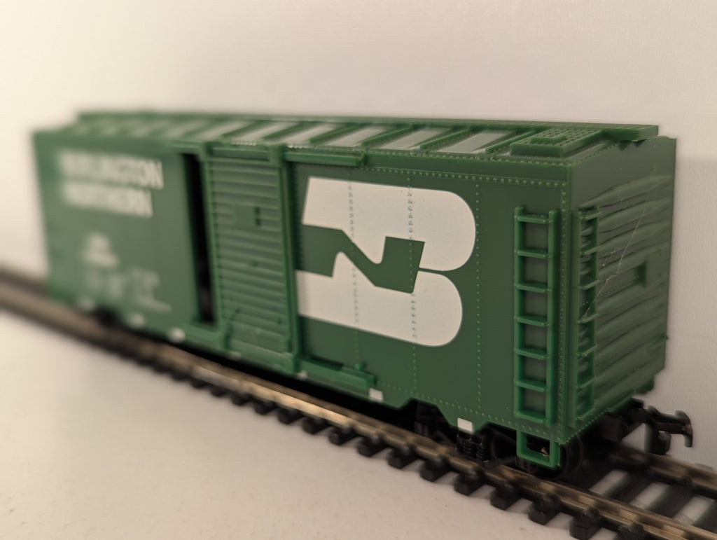 Industrial Rail HO Scale Burlington Northern 40ft Sliding Door Boxcar