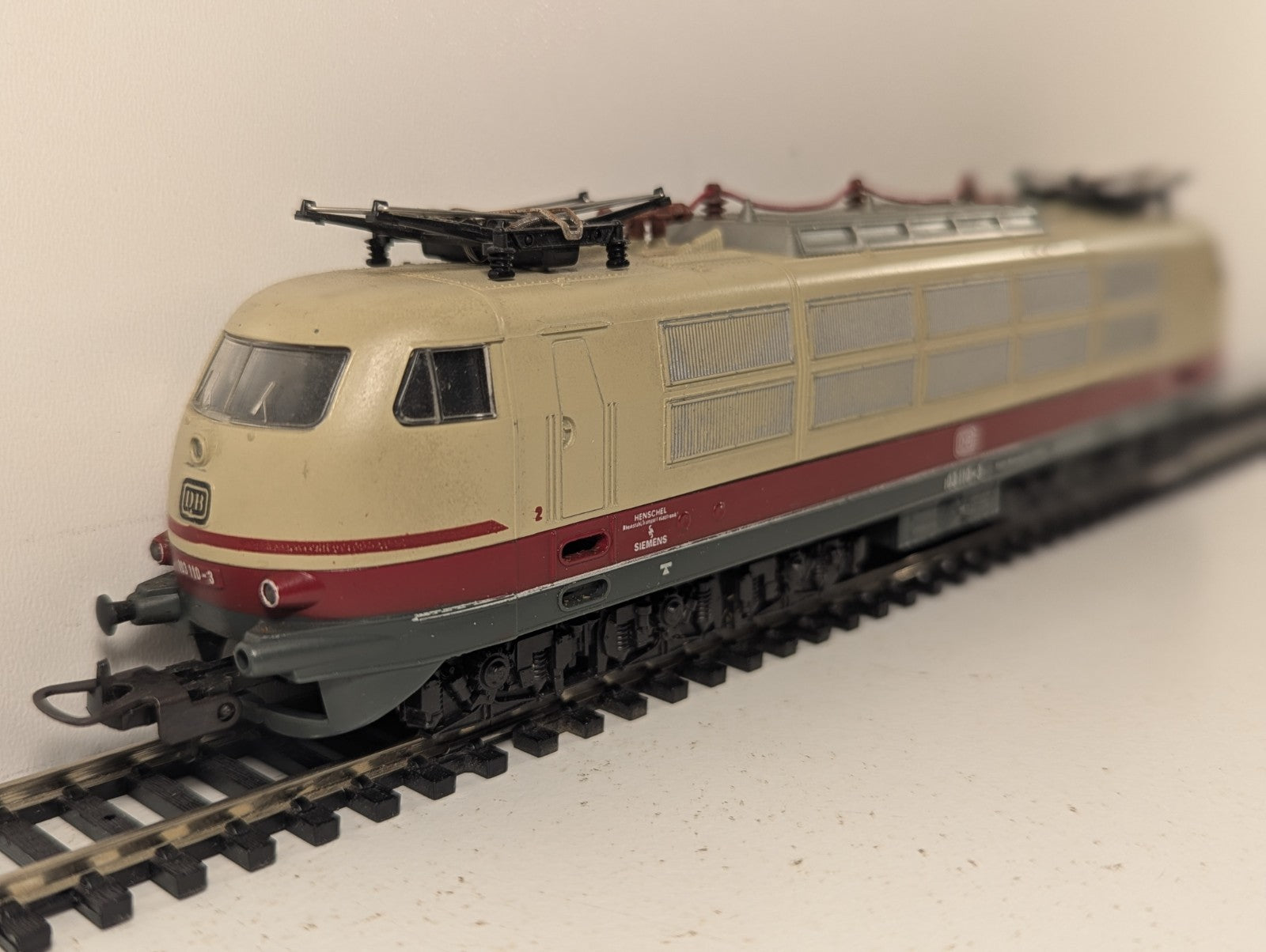 Liliput HO Gauge Class 103 Electric Locomotive 103 110-3 DB TEE Cream