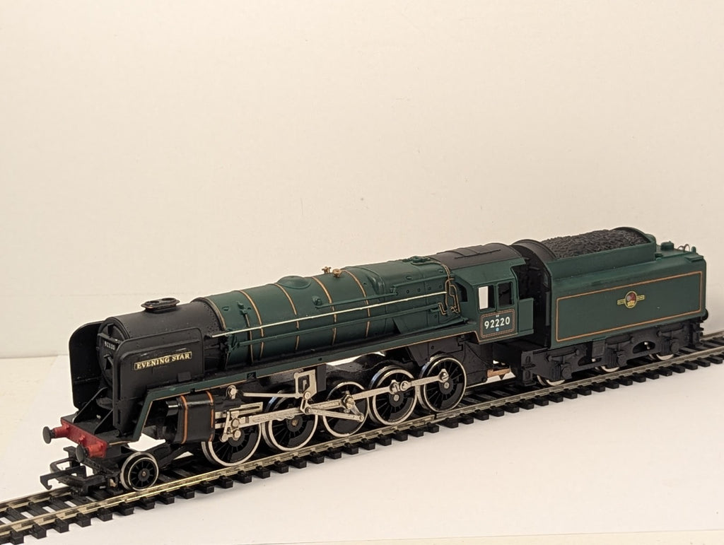Hornby Railways OO Gauge Class 9F 'Evening Star' Steam Locomotive 92220 BR Green